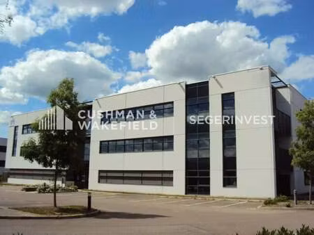 location bureaux 732 m²