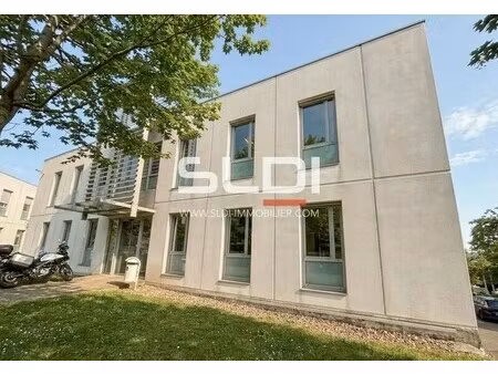 location bureaux 27 m² à 537 m²