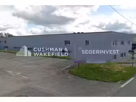 location local d’activités 560m²
