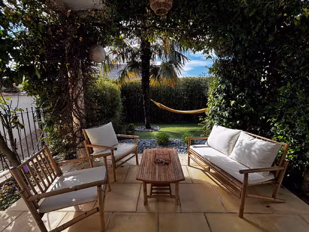 maison familiale avec sous-sol total - piscine