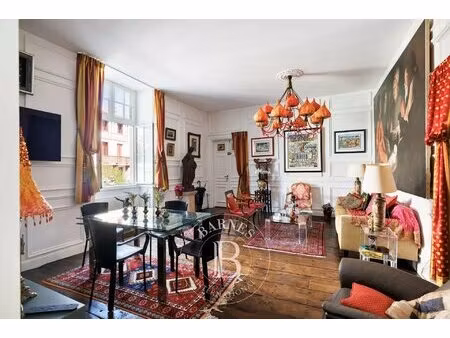 dans le centre historique de saint jean de luz  magnifique t3 dans une maison d’armateur..