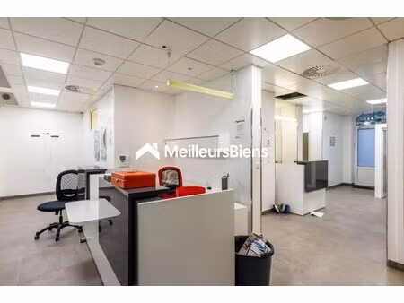 location commerce 228 m²