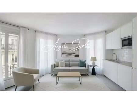 lumière  ascenseur pour cet appartement de 3 pièces  deux chambres au pied de la coulée...