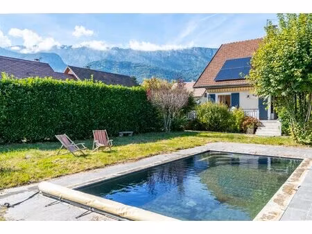 villa familiale avec piscine à doussard