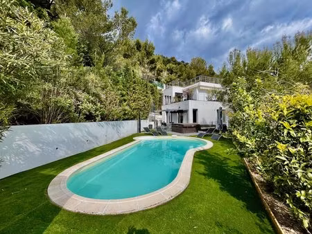 la turbie magnifique villa design de 200m2  4 chambres  sur un terrain de 1200m2  piscine 