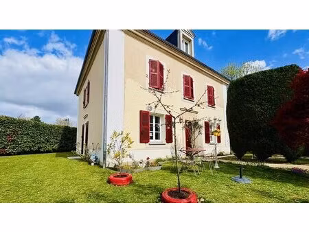 a vendre maison indivuduelle -8 p!èces - 186.78 m² - bailly r