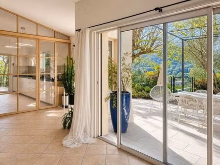 maison de 140 m² - trois chambres et un bureau - 1500 m² en restanques