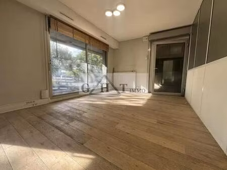 location commerce 35 m²