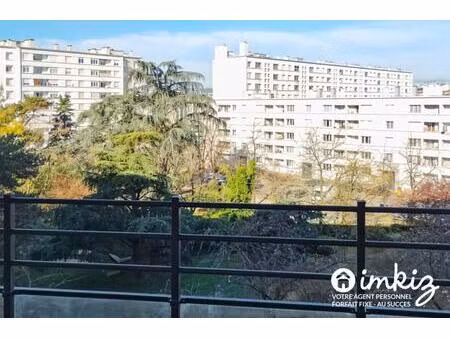 t4 de 80m² avec balcon et garage