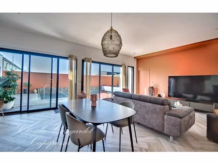 vente maison 6 pièces 137 m² à ferrieres (17170)  437 000 €