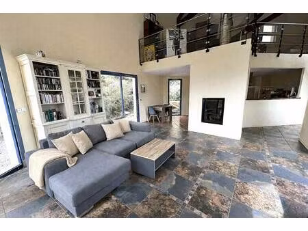 villa d'architecte 6 pièces 175 m2 sur terrain de 1214m2