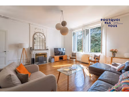 bel appartement bourgeois avec jardin centre tassin