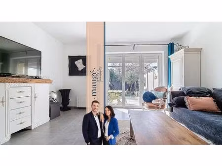 maison - mitoyenne - entièrement rénovée - chambres - terrasse - jardin - proche commodité