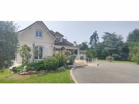 maison familiale t5 – 167 m² – terrain 1100 m² – secteur recherché de meyzieu