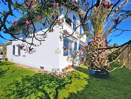 maison 9 pièces - 140 m²