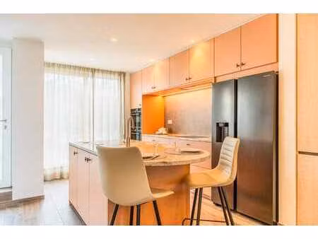 instapklare  volledig gemeubelde woning met lift en garag...