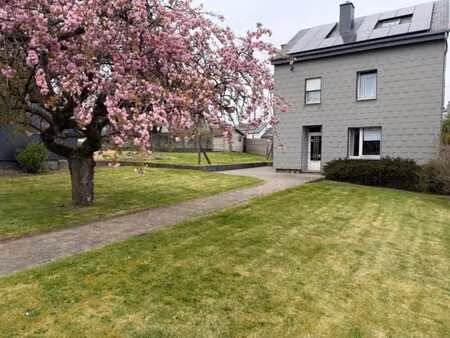 charmante maison 4 façades à bertrix