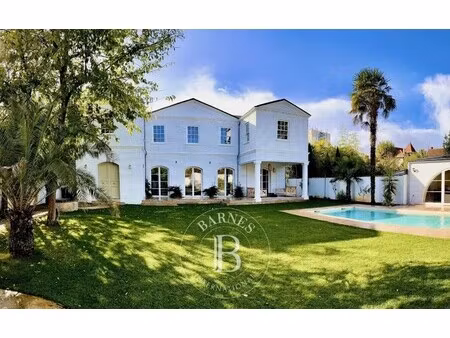 maison de luxe à louer dans le quartier caudéran-barrière judaïque