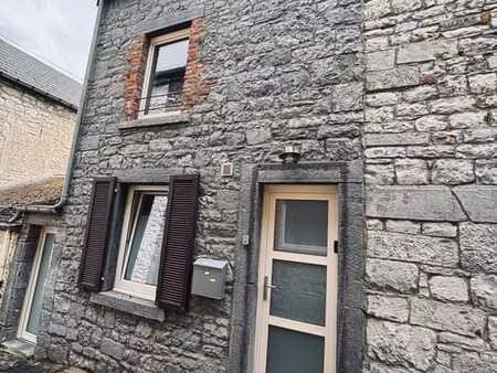 maison typique rénovée à louer – quartier calme à bouvignes