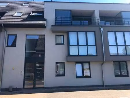 gelijksvloers appartement met garage te huur in wachtebeke