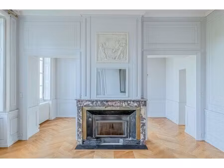 maison de maître à louer dans le quartier contour