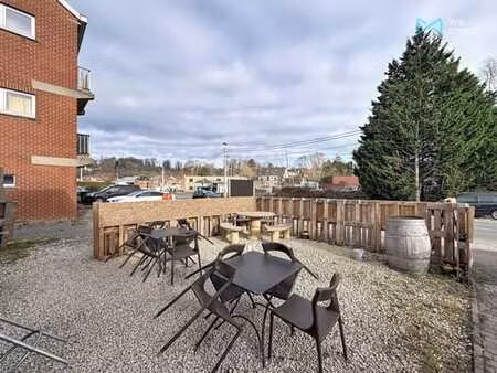 immeuble de 2 commerces (restaurant et bar) + 2 terrasses