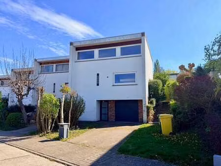 ruime woning in een rustige wijk te bertem