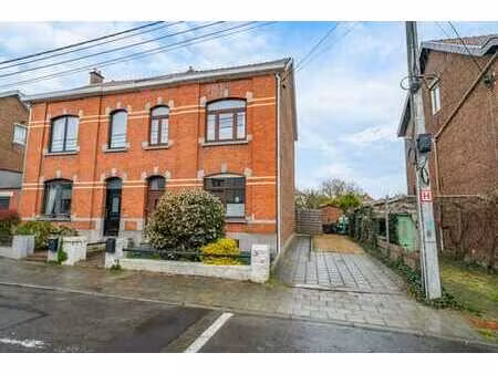 charmante maison villageoise avec jardin au calme