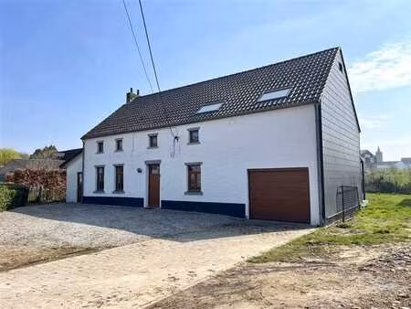 jolie maison dans un cadre bucolique