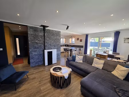 vente maison 5 pièces 122 m² à barcelonnette (04400)  568 000 €