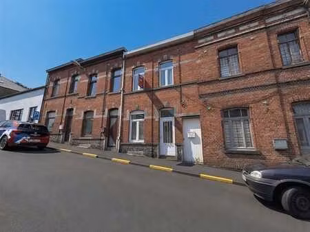 maison deux chambres poss. 3 avec cour