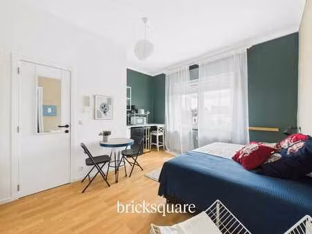 splendide et grande chambre dans un coliving complètement ré