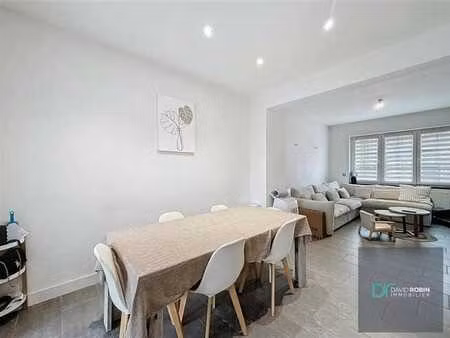 maison 3 façades rénovée  3 chambres et jardin