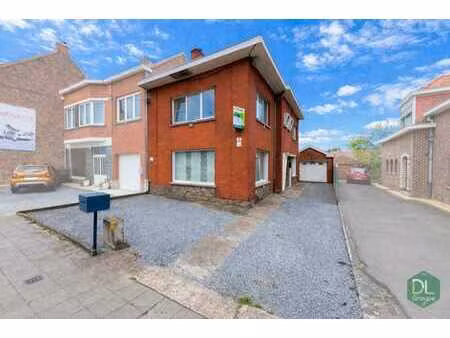 spacieuse maison avec 5 chambres  garage et jardin