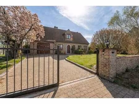 spacieuse villa 5 chambres à avin