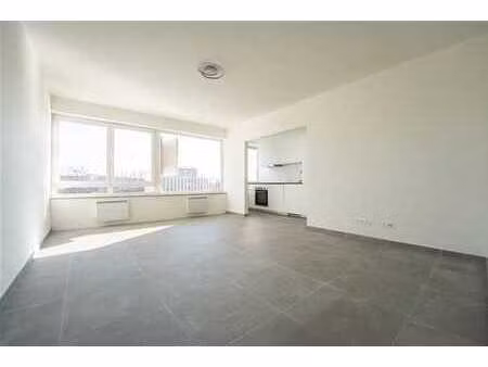 appartement 2 chambres rénové au centre ville.