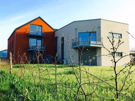 superbe penthouse dans un clos résidentiel