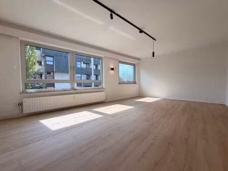 appartement rénové de 80m²  2 ch avec balcon à heusy !