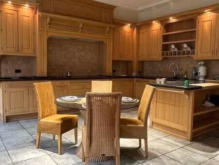 superbe appartement situé à evere  à proximité de l’otan