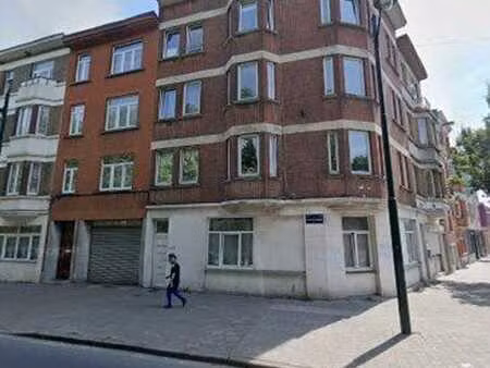 le « lot 4 » duplex au 3e étage et combles