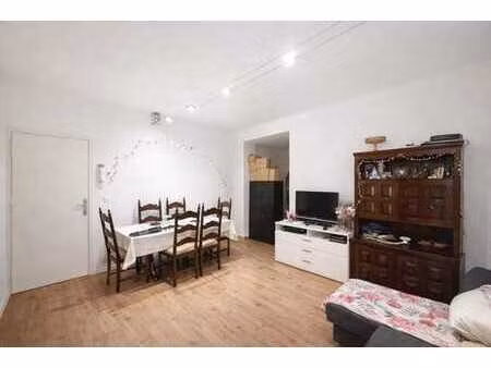 saint antoine  superbe rdc ± 64m² + cour