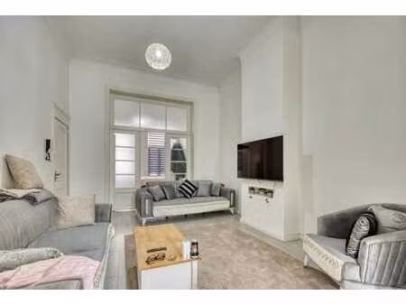 lumineux appartement 2 chambres avec terrasse – schaerbeek