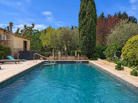 maison de luxe à vendre dans le quartier centre ville