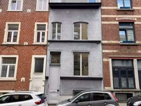 ! new ! q. flagey - maison 4 ch - peb d- + elec. conforme