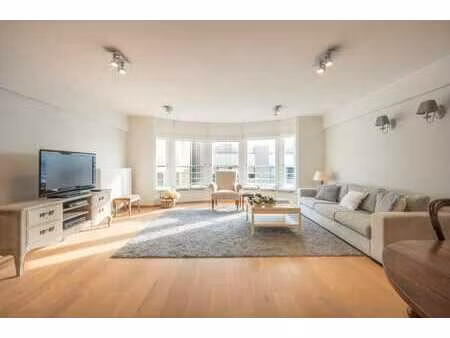 appartement avec vue latérale sur mer  idéalement situé a...