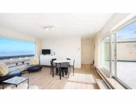 penthouse avec terrasse ensoleillée exceptionnellement sp...