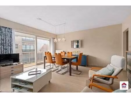 appartement renové avec terrasse a vendre à coxyde!