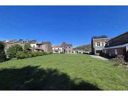 superbe terrain plat de 10a 82ca avec garage