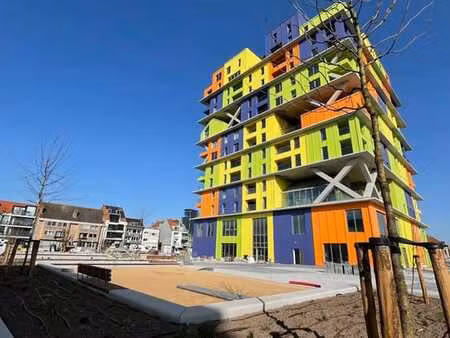 non-meublé: appartement de 2 pièces  situé au centre  à la