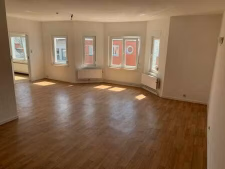 loncin : appartement 115m² (2ch. + bureau + garage) à louer